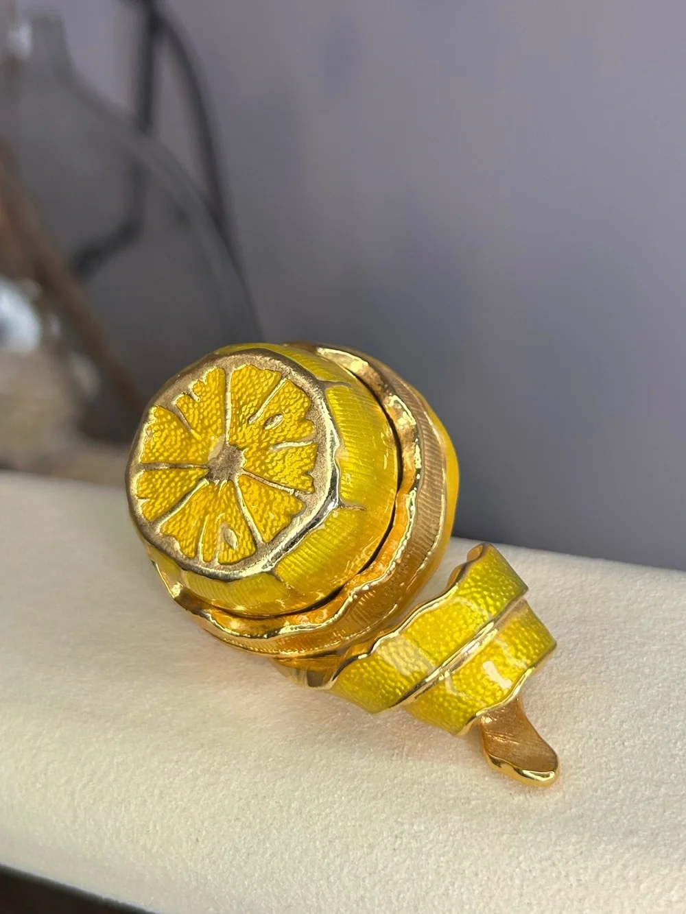 Edgar Berebi Lemon Enamel Trinket Box w/ Matching Charm Citrus Rare Collectible - Picture 7 of 16